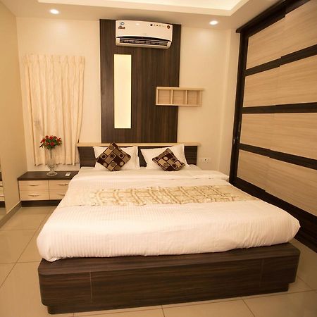 Benaka Suites Μπανγκαλόρ Εξωτερικό φωτογραφία
